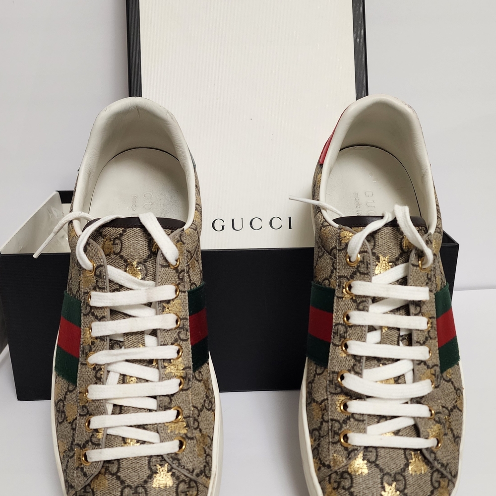 Gucci Monogram Sneakers with Red and Green Accents - Picture 2 of 8
